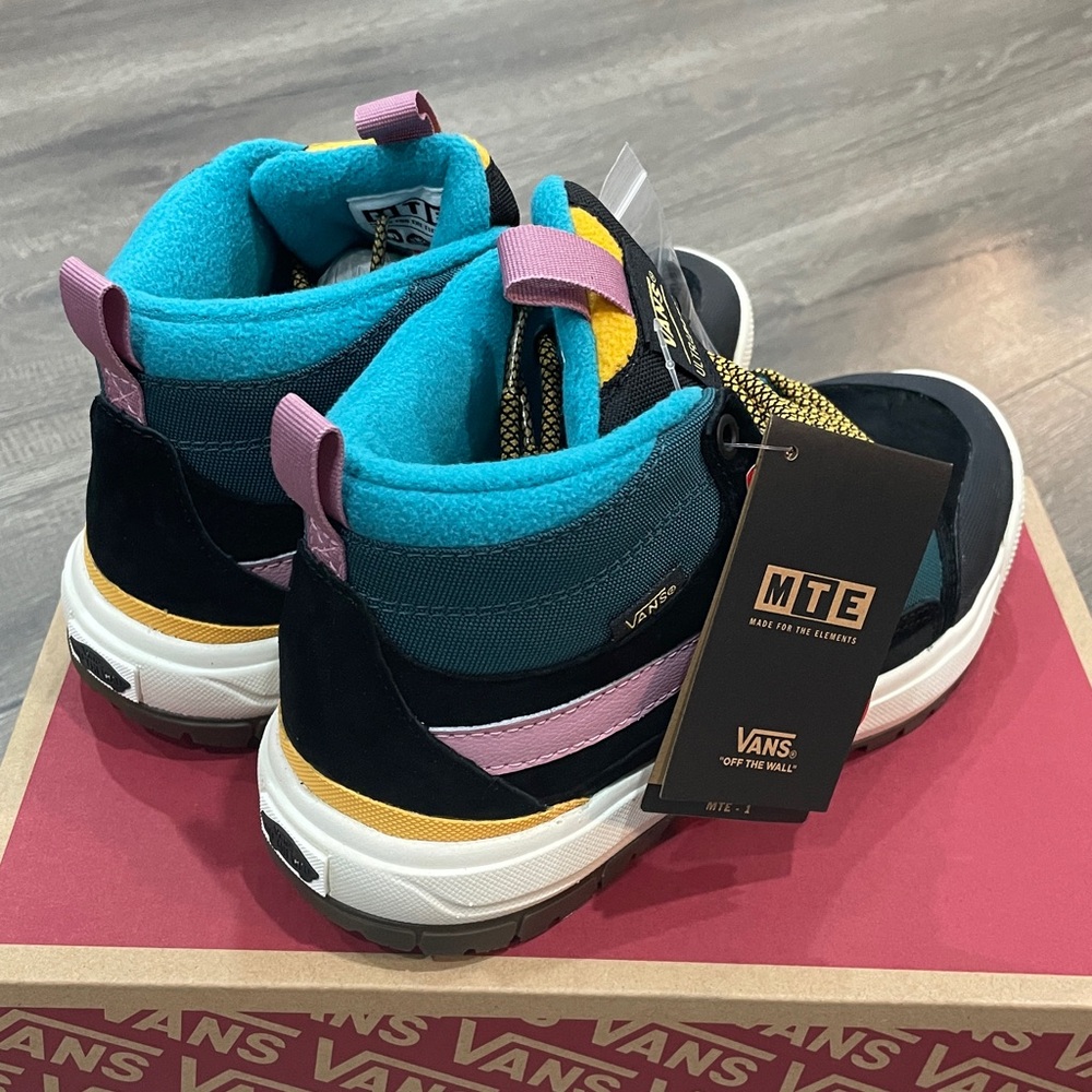 Vans ultrarange Exo High-Top women’s Sneakers - Picture 5 of 10